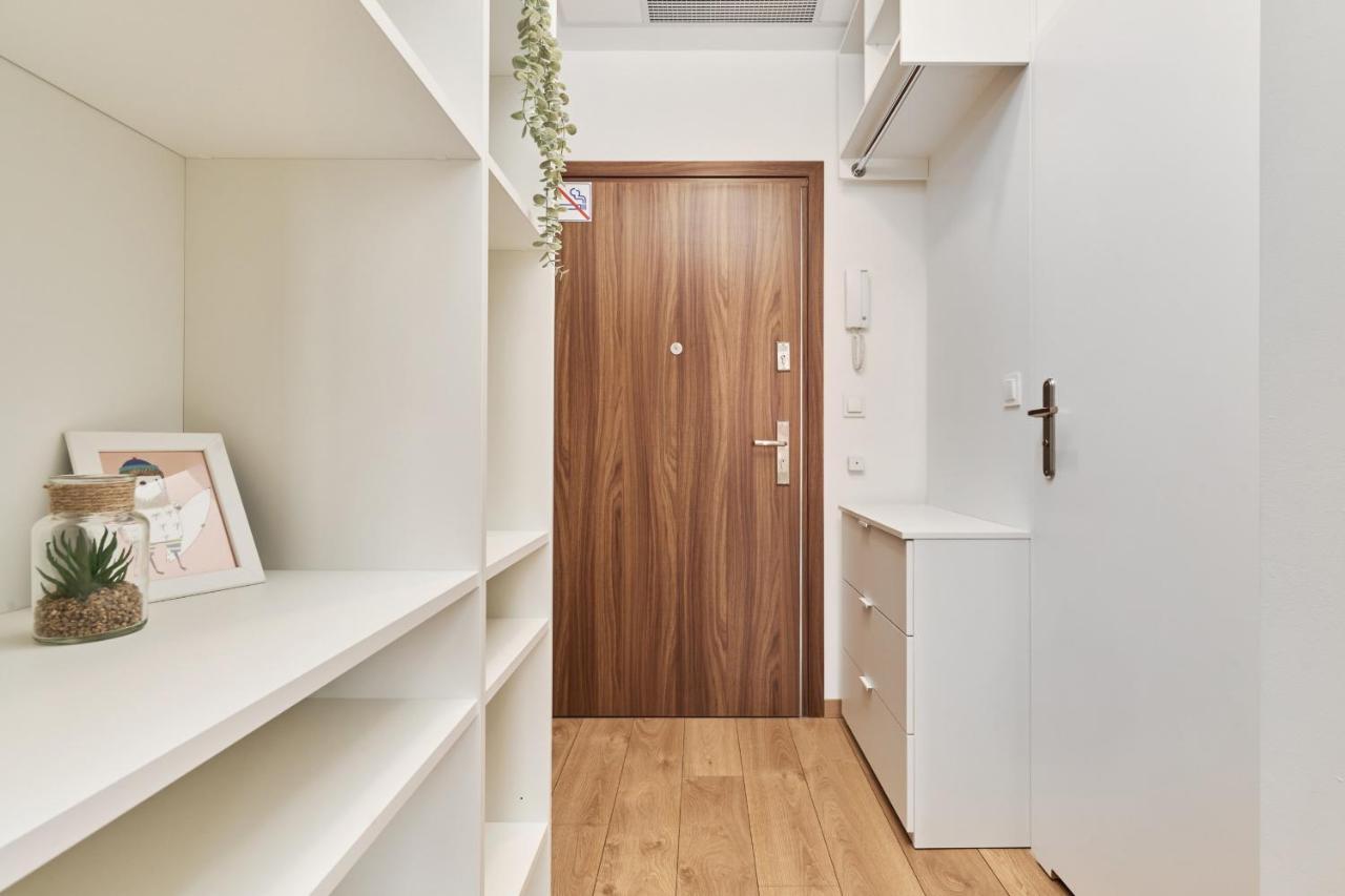 Apartment By The Oder River Wroclaw By Noclegi Renters Eksteriør bilde